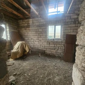In Baku 100.0 m² house with 4.0 rooms is for sale - Image 4