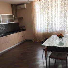In Baku 200.0 m² apartment is for rent - Image 3
