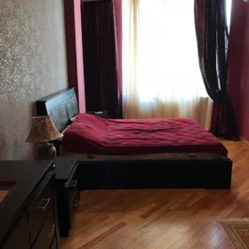 In Baku 200.0 m² apartment is for rent - Image 4
