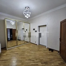 In Baku 70.0 m² apartment is for sale - Image 3