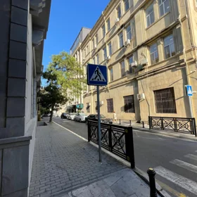 In Baku 900.0 m² commercial is for rent - Image 2