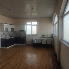 In Baku 200.0 m² house with 8.0 rooms is for sale - Image 3