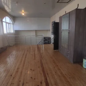 In Baku 200.0 m² house with 8.0 rooms is for sale - Image 4