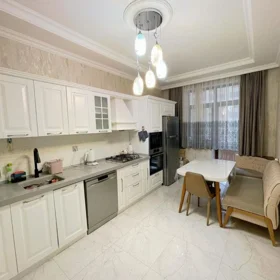 In Baku 147.0 m² apartment is for sale - Image 3