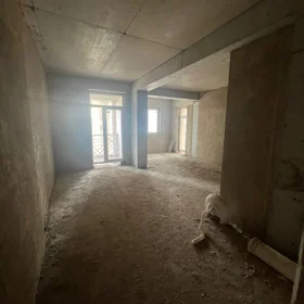 In Baku 191.0 m² apartment is for sale - Image 5