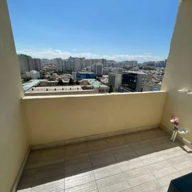 In Baku 165.0 m² apartment is for sale - Image 2