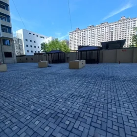 In Baku 165.0 m² apartment is for sale - Image 3