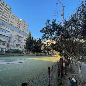 In Baku 128.0 m² apartment is for sale - Image 3