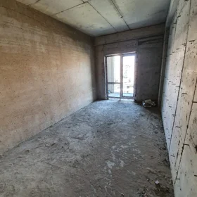 In Baku 70.0 m² apartment is for sale - Image 2
