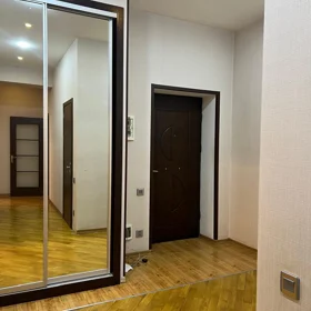 In Baku 85.0 m² apartment is for rent - Image 2