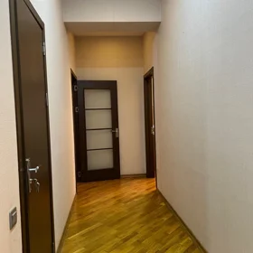 In Baku 85.0 m² apartment is for rent - Image 3