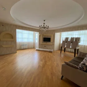 In Baku 140.0 m² apartment is for rent - Image 2