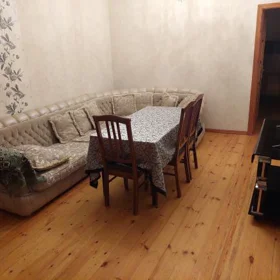 In Baku 75.0 m² house with 3.0 rooms is for sale - Image 2