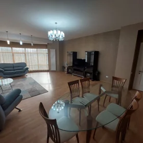 In Baku 240.0 m² apartment is for rent - Image 2