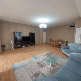 In Baku 240.0 m² apartment is for rent - Image 4
