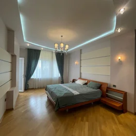 In Baku 160.0 m² apartment is for rent - Image 2