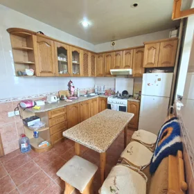 In Baku 120.0 m² apartment is for rent - Image 3