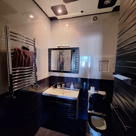 In Baku 130.0 m² apartment is for sale - Image 3