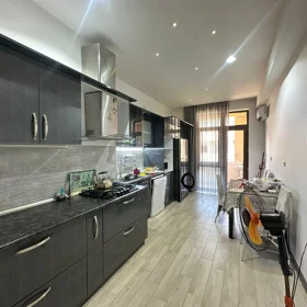 In Baku 70.0 m² apartment is for rent - Image 2