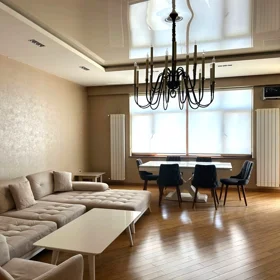 In Baku 185.0 m² apartment is for rent - Image 2