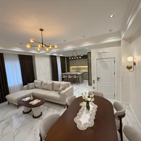 In Baku 140.0 m² apartment is for rent - Image 2