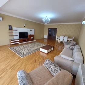 In Baku 170.0 m² apartment is for rent - Image 4