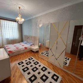 In Baku 170.0 m² apartment is for rent - Image 5