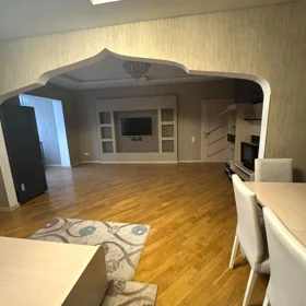 In Baku 157.0 m² apartment is for sale - Image 5