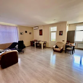 In Baku 90.0 m² apartment is for rent - Image 5