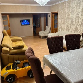 In Baku 110.0 m² apartment is for sale - Image 2