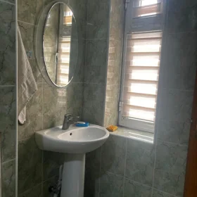 In Baku 110.0 m² apartment is for sale - Image 5