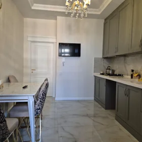 In Baku 180.0 m² apartment is for sale - Image 3