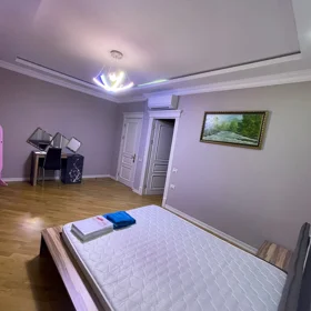 In Baku 140.0 m² apartment is for rent - Image 3