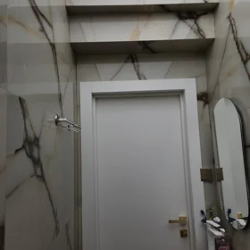 In Baku 180.0 m² apartment is for sale - Image 2