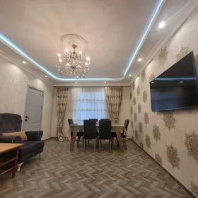 In Baku 200.0 m² house with 5.0 rooms is for sale - Image 3