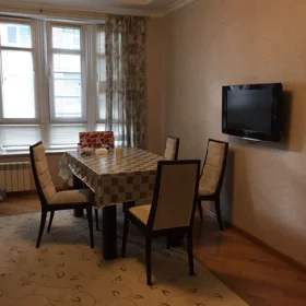 In Baku 130.0 m² apartment is for rent - Image 5