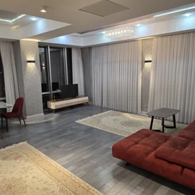 In Baku 170.0 m² apartment is for rent - Image 2