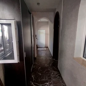 In Baku 160.0 m² house with 4.0 rooms is for rent - Image 5