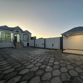 In Baku 130.0 m² house with 4.0 rooms is for sale - Image 3