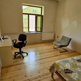 In Baku 170.0 m² house with 4.0 rooms is for rent - Image 3