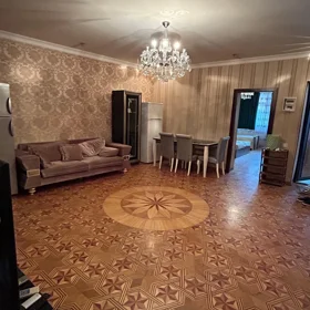 In Baku 100.0 m² apartment is for rent - Image 2