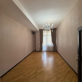 In Baku 100.0 m² apartment is for sale - Image 2