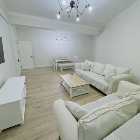 In Baku 130.0 m² apartment is for rent - Image 3