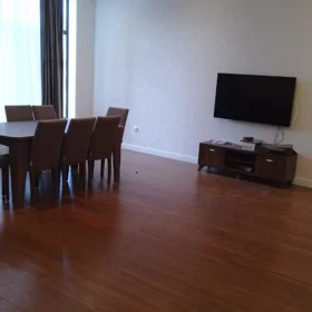 In Baku 140.0 m² apartment is for rent - Image 5