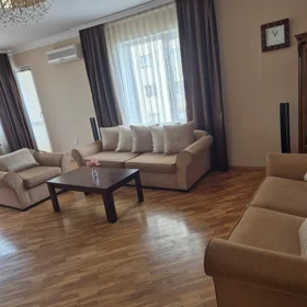 In Baku 75.0 m² apartment is for rent - Image 5