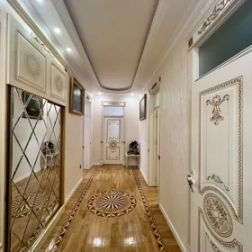 In Baku 390.0 m² commercial is for sale - Image 4