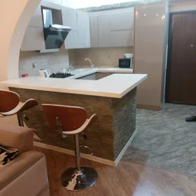 In Baku 80.0 m² apartment is for rent - Image 3