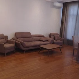 In Baku 140.0 m² apartment is for rent - Image 2