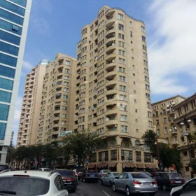 In Baku 75.0 m² apartment is for rent - Image 2