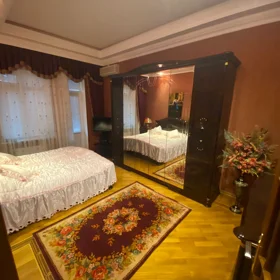In Baku 140.0 m² apartment is for rent - Image 5